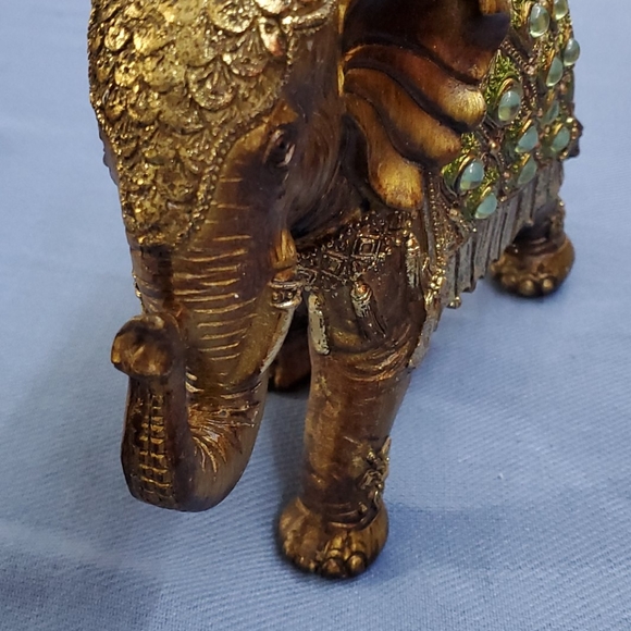 Elephant 🐘 decoration(Gold color) - Picture 3 of 9